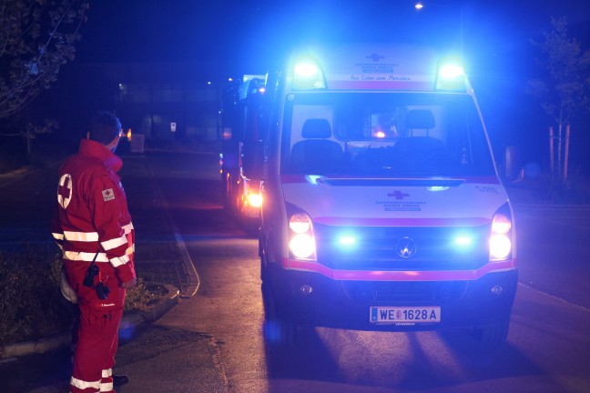 Chlorgasalarm in Wels-Lichtenegg: N�chtlicher Einsatz bei Frei- und Hallenbad in Wels-Lichtenegg
