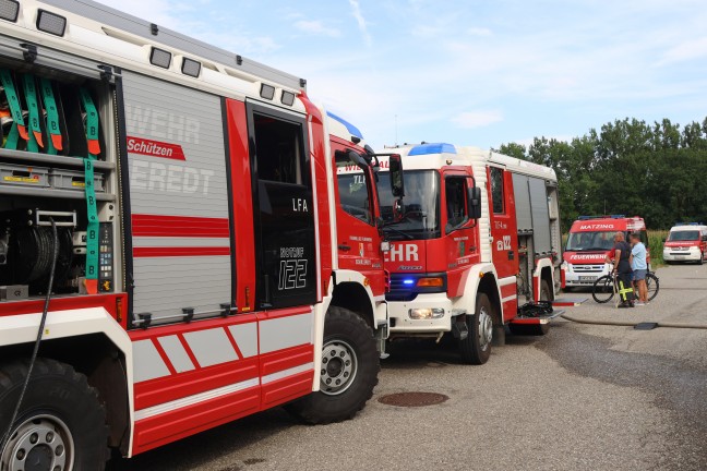 Stocksch�tzenhalle in Vollbrand: Acht Feuerwehren bei Gro�brand in Raab im Einsatz