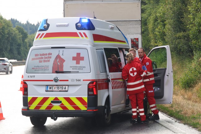 Auto �berschlagen: Verkehrsunfall auf Innkreisautobahn bei Krenglbach fordert einen Schwerverletzten