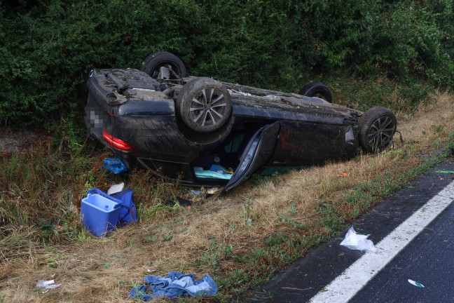 Auto �berschlagen: Verkehrsunfall auf Innkreisautobahn bei Krenglbach fordert einen Schwerverletzten