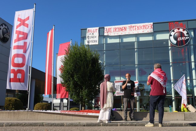 Kundgebung: Aktivisten verschafften sich erneut Zutritt zum Dach eines Unternehmens in Gunskirchen