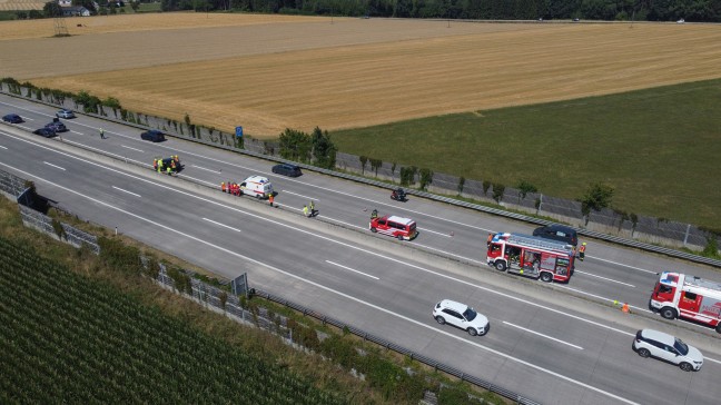 Eberstalzell: Stau nach Verkehrsunfall im Reiseverkehr auf Westautobahn