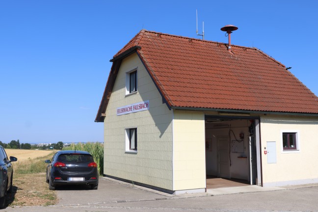 Feuerwehr bei kleinerem Feldbrand in Gunskirchen im Einsatz
