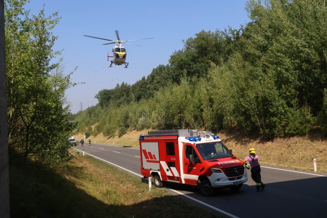Personenrettung nach schwerem Crash auf Wiener Stra�e in Edt bei Lambach