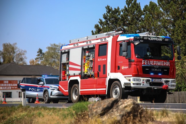 Schwierige Bergung eines Traktors nach Crash mit PKW auf Wiener Stra�e bei Marchtrenk