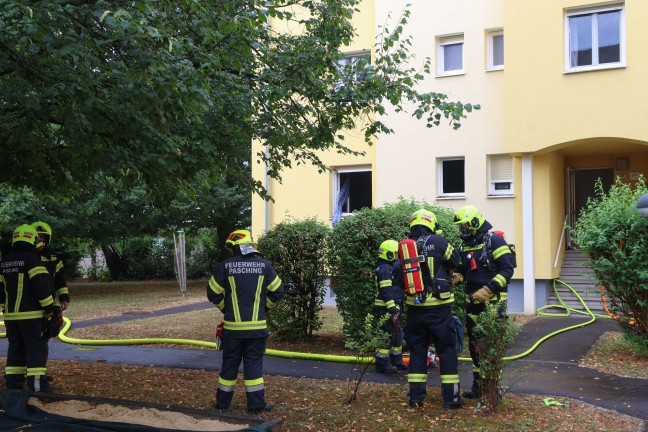 "Rettung in letzter Minute": Mann von Feuerwehr aus v�llig verqualmter Wohnung in Pasching gerettet
