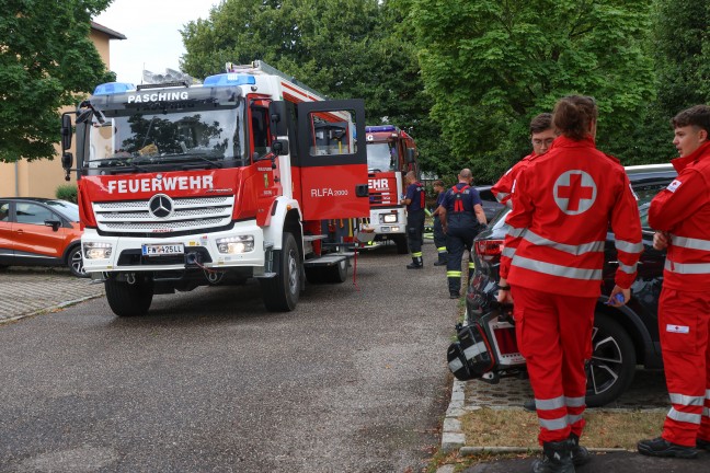 "Rettung in letzter Minute": Mann von Feuerwehr aus v�llig verqualmter Wohnung in Pasching gerettet