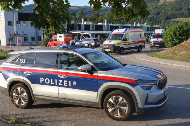 Dreisitzer-Trike �berschlagen: Schwerer Verkehrsunfall in Micheldorf in Ober�sterreich