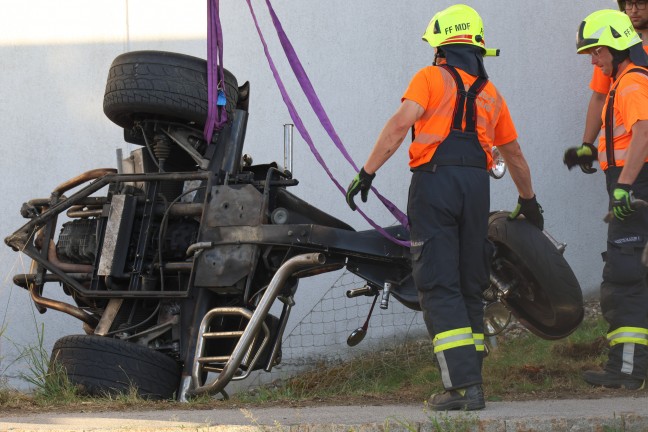 Dreisitzer-Trike �berschlagen: Schwerer Verkehrsunfall in Micheldorf in Ober�sterreich