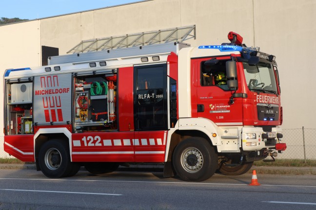 Dreisitzer-Trike �berschlagen: Schwerer Verkehrsunfall in Micheldorf in Ober�sterreich