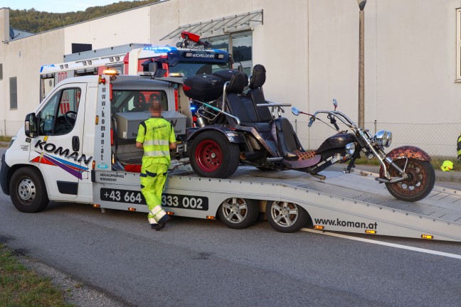 Dreisitzer-Trike �berschlagen: Schwerer Verkehrsunfall in Micheldorf in Ober�sterreich