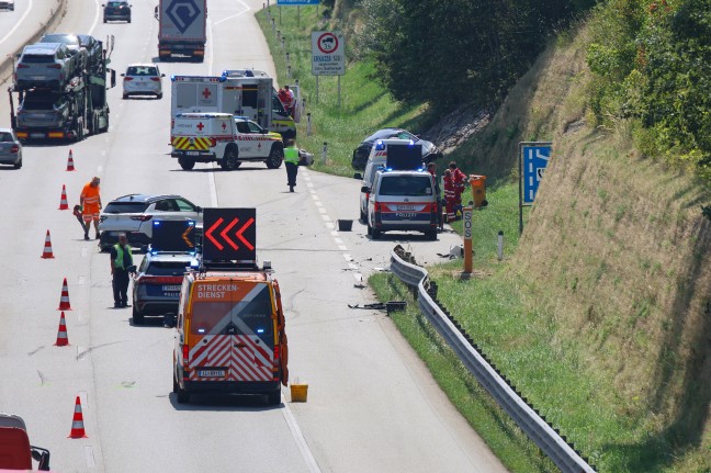 Vier Verletzte bei schwerem Verkehrsunfall auf Innkreisautobahn bei Haag am Hausruck