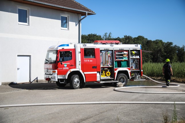 Heuballen brannte: Schnelle Entwarnung nach gemeldetem Brand eines Bauernhofes in Thalheim bei Wels