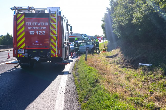 Vier Verletzte bei schwerem Verkehrsunfall auf Innkreisautobahn bei Krenglbach
