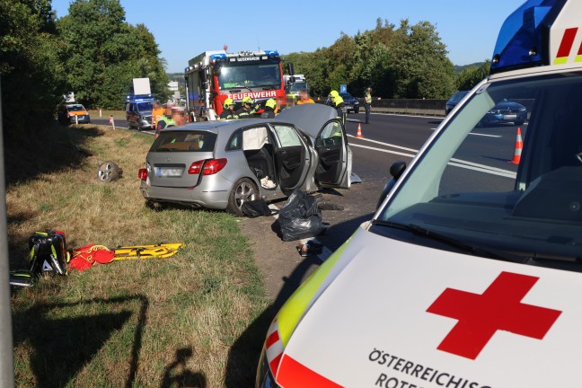 Vier Verletzte bei schwerem Verkehrsunfall auf Innkreisautobahn bei Krenglbach