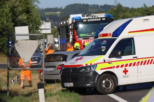 Vier Verletzte bei schwerem Verkehrsunfall auf Innkreisautobahn bei Krenglbach