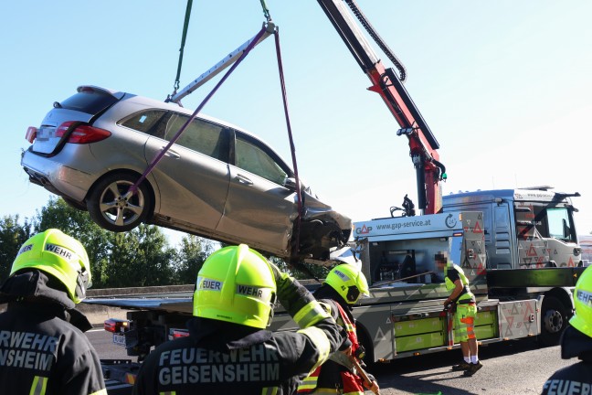 Vier Verletzte bei schwerem Verkehrsunfall auf Innkreisautobahn bei Krenglbach