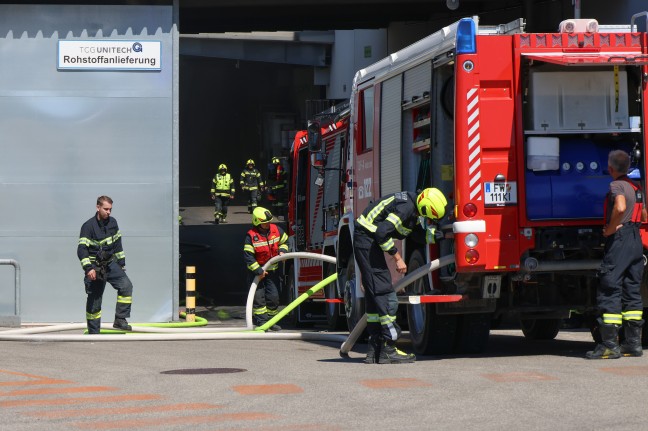 Gr��erer Einsatz nach Trafobrand bei Industriebetrieb in Kirchdorf an der Krems