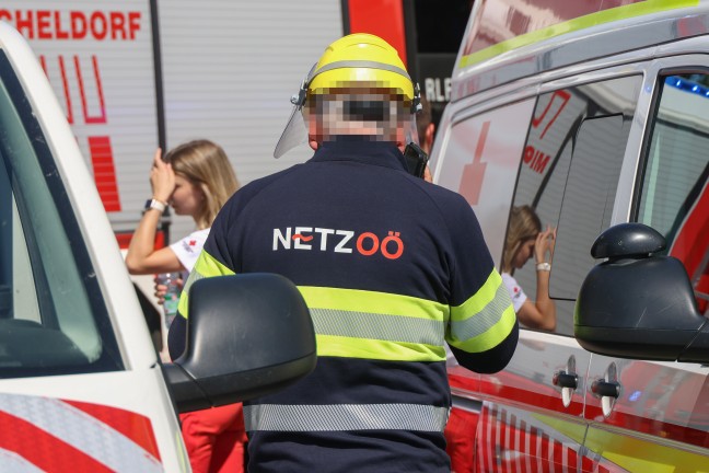 Gr��erer Einsatz nach Trafobrand bei Industriebetrieb in Kirchdorf an der Krems