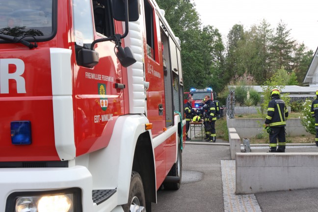 Rauchentwicklung: Einsatz zweier Feuerwehren bei vermutetem Kellerbrand in Edt bei Lambach