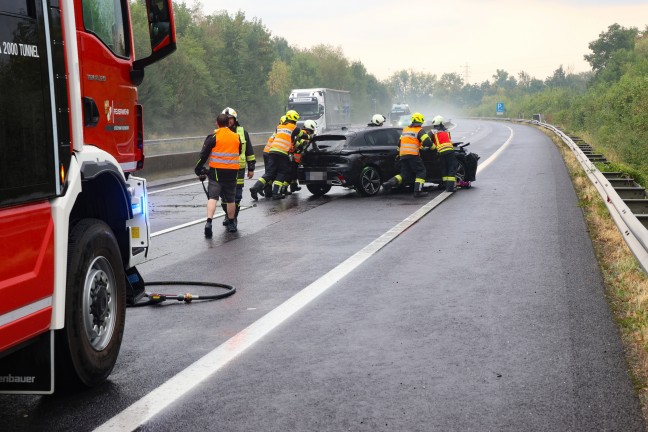 Aquaplaning: Auto auf Pyhrnautobahn bei Inzersdorf im Kremstal verunfallt