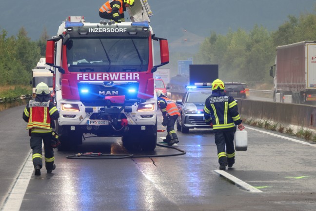 Aquaplaning: Auto auf Pyhrnautobahn bei Inzersdorf im Kremstal verunfallt