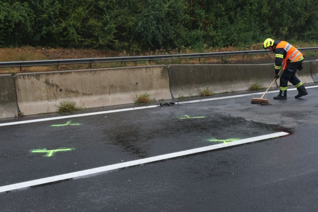 Aquaplaning: Auto auf Pyhrnautobahn bei Inzersdorf im Kremstal verunfallt
