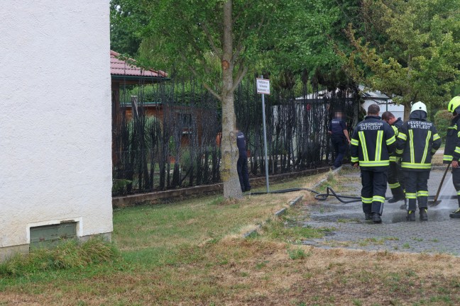 Vermeintlicher Brand eines Autobusses beziehungsweise Geb�udes in Sattledt war Heckenbrand
