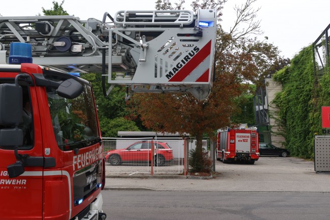 Brandgeruch durch defektes Vorschaltger�t einer Leuchte in einem Geb�ude in Wels-Pernau