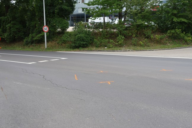 Kollision zweier PKW in einem Kreuzungsbereich in Gunskirchen fordert zwei Verletzte