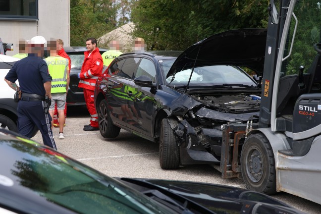 Kollision zweier PKW in einem Kreuzungsbereich in Gunskirchen fordert zwei Verletzte
