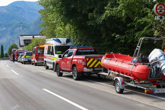 Flugzeugabsturz: Kleinflugzeug bei Steinbach am Attersee in den Attersee gest�rzt