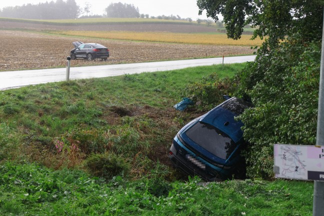 Schwerer Crash zwischen zwei PKW in Pram fordert zwei Verletzte