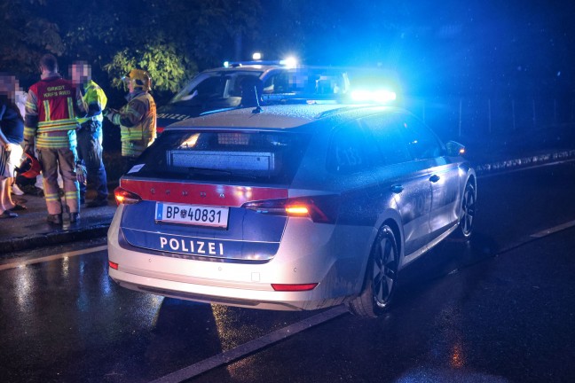 Menschenrettung nach schwerem Crash zwischen zwei Autos in Ried im Innkreis