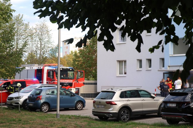 Einsatz wegen stechendem Geruch in einem Mehrparteienwohnhaus in Wels-Vogelweide
