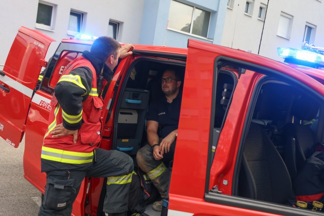 Einsatz wegen stechendem Geruch in einem Mehrparteienwohnhaus in Wels-Vogelweide