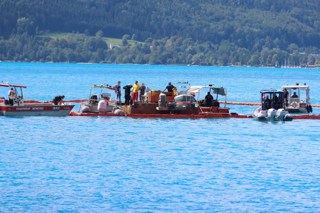 Steinbach am Attersee: Abgest�rztes Kleinflugzeug durch Spezialtaucher aus 162 Metern Tiefe geborgen