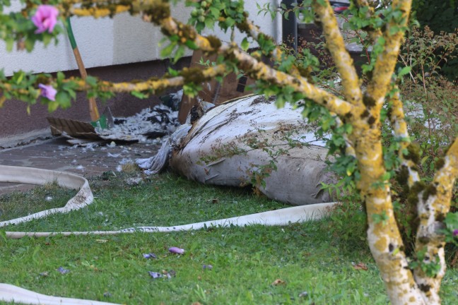 Drei Feuerwehren bei Zimmerbrand in einem Wohnhaus in Neukirchen am Walde im Einsatz