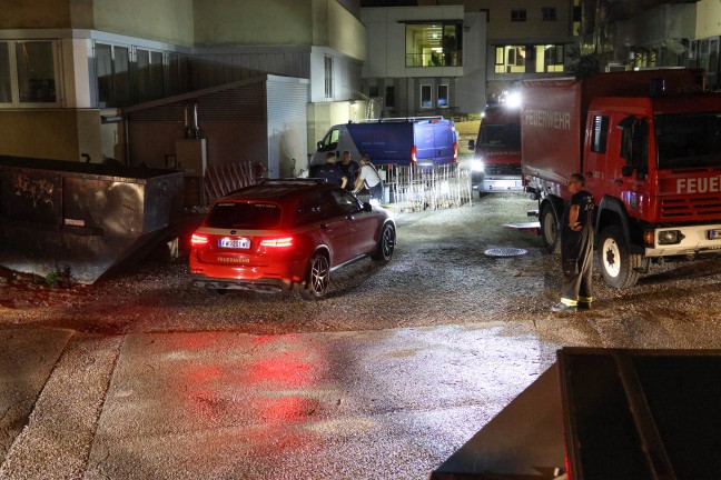 Massiver Wasserschaden: L�ngerer Einsatz nach Brandmeldealarm im Klinikum in Wels-Neustadt