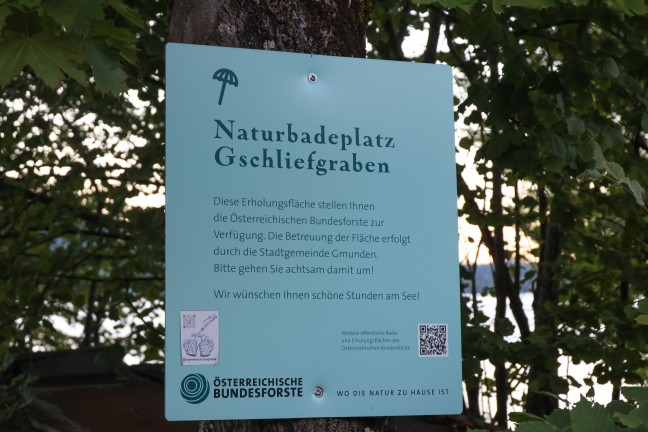 Traunsee: Feuerwehr und Wasserrettung bei Suche nach abg�ngigen Schwimmern in Gmunden im Einsatz
