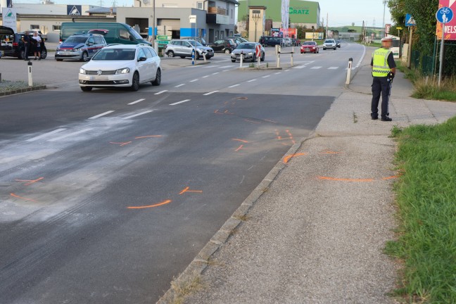 Crash zwischen Streifenwagen und PKW auf Gmundener Stra�e in Edt bei Lambach