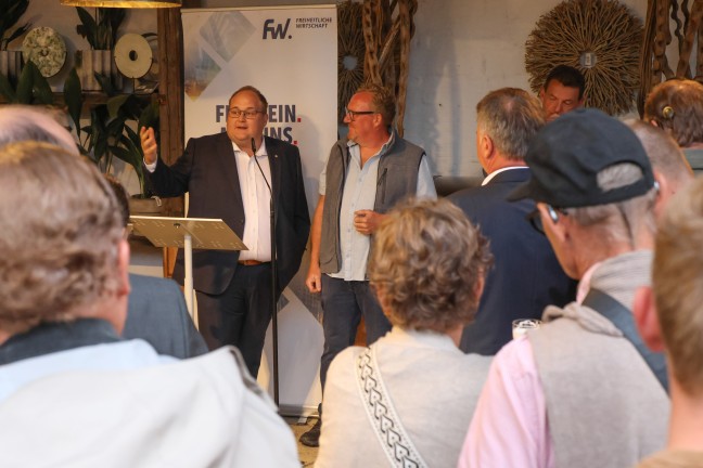 Freiheitliche Wirtschaft: Gro�er Wirtschaftsempfang mit besonderem Charme in einer G�rtnerei in Wels