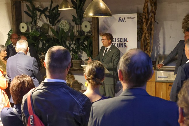 Freiheitliche Wirtschaft: Gro�er Wirtschaftsempfang mit besonderem Charme in einer G�rtnerei in Wels