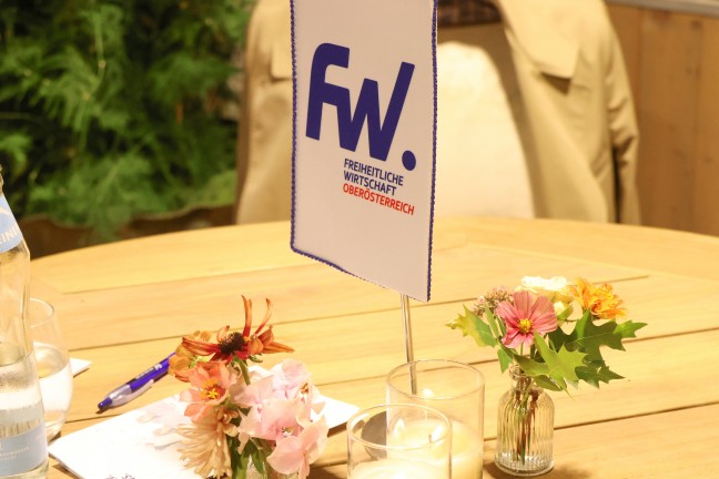 Freiheitliche Wirtschaft: Gro�er Wirtschaftsempfang mit besonderem Charme in einer G�rtnerei in Wels