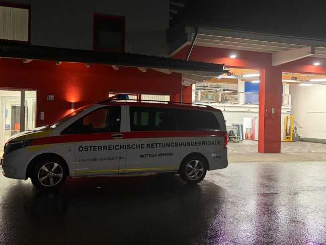 Personensuche: Gro�e n�chtliche Suchaktion nach abg�ngigem J�ger in Fornach
