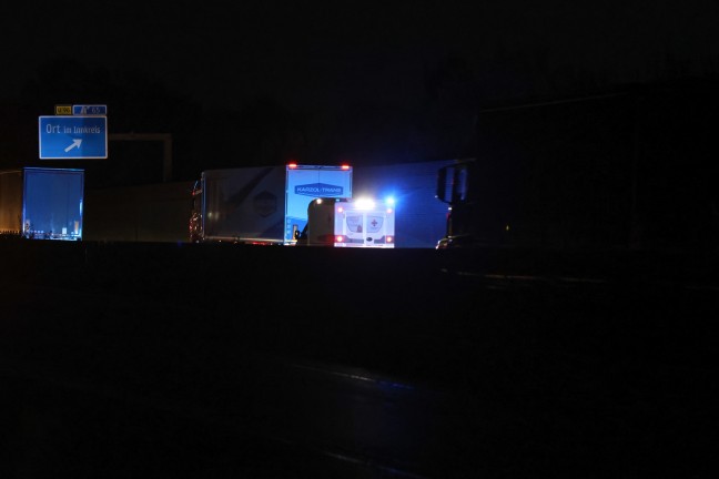 Personenrettung: Einsatz nach internem Notfall bei LKW-Lenker auf Innkreisautobahn bei Reichersberg