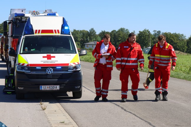 Auto in Seitenlage: Schwerer Crash mit drei beteiligten PKW in Piberbach