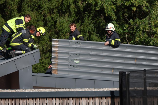 Vier Feuerwehren bei Brand in einem Nebengeb�ude in Altm�nster im Einsatz
