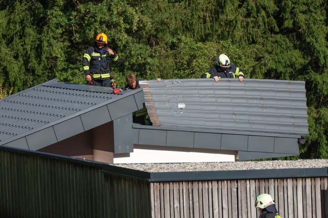 Vier Feuerwehren bei Brand in einem Nebengeb�ude in Altm�nster im Einsatz