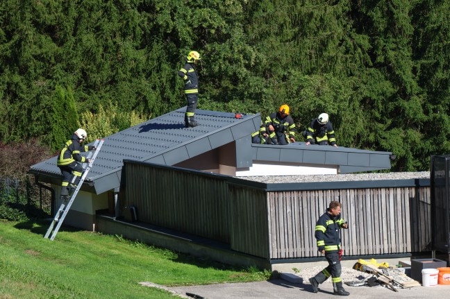 Vier Feuerwehren bei Brand in einem Nebengeb�ude in Altm�nster im Einsatz